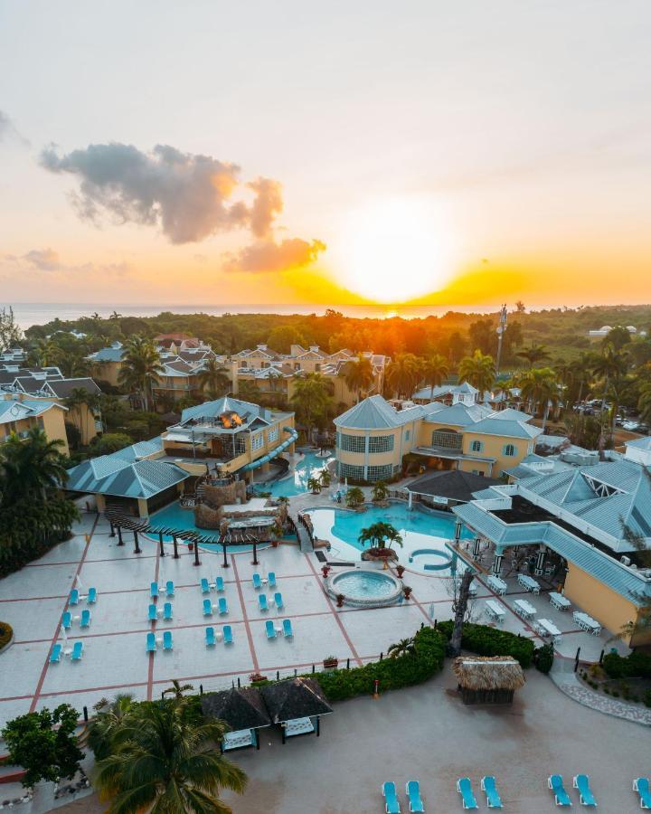 Jewel Paradise Cove Adult Beach Resort & Spa Runaway Bay Exterior photo